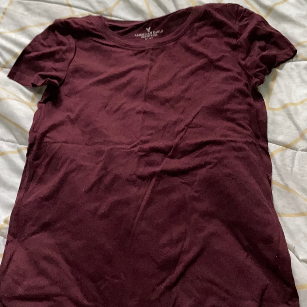 Maroon casual tee shirt from American Eagle.